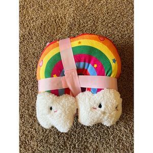 KIDS RAINBOW PLUSH THROW AND MATCHING NECK PILLOW NEW